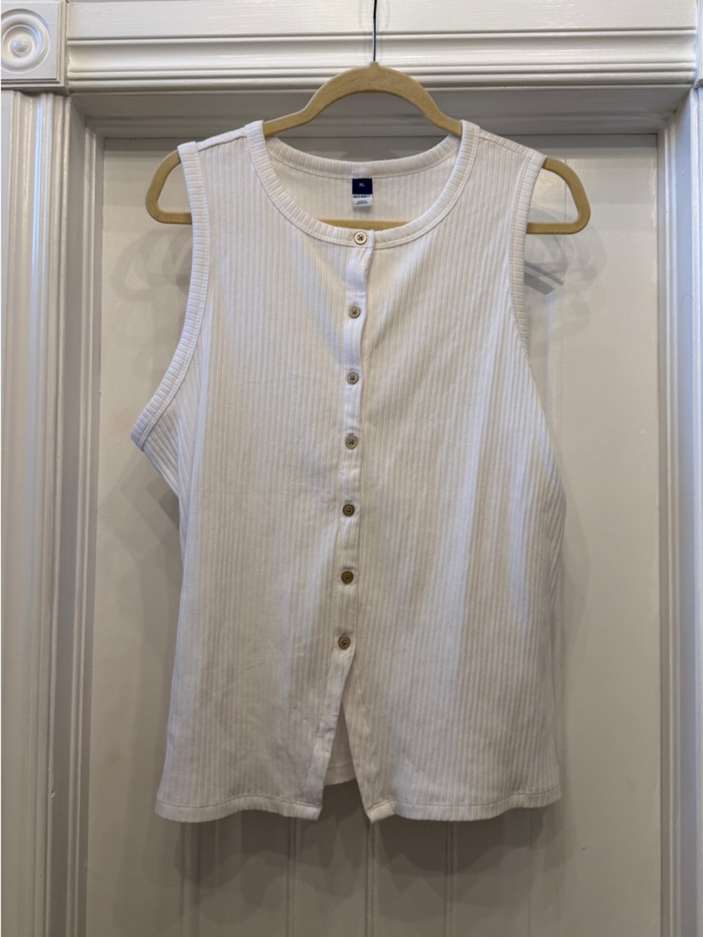 Old Navy White Ribbed Button-Front Tank